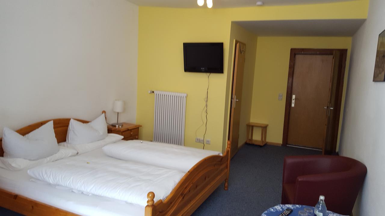 Schwarzwaldgasthof Baren Otel Titisee-Neustadt Dış mekan fotoğraf