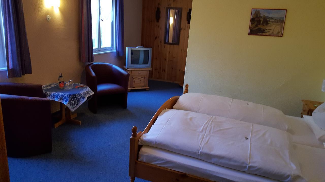 Schwarzwaldgasthof Baren Otel Titisee-Neustadt Dış mekan fotoğraf