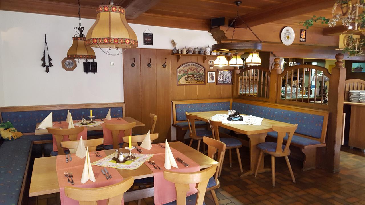 Schwarzwaldgasthof Baren Otel Titisee-Neustadt Dış mekan fotoğraf