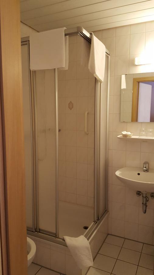 Schwarzwaldgasthof Baren Otel Titisee-Neustadt Dış mekan fotoğraf